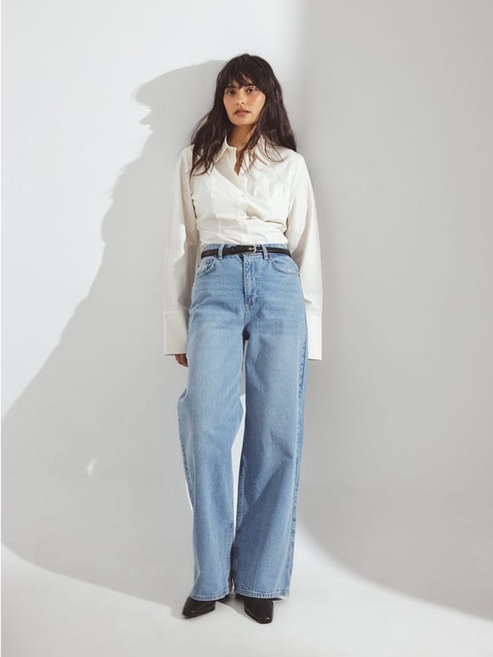 Light Wash Wide-Leg High-Rise Jeans - Women